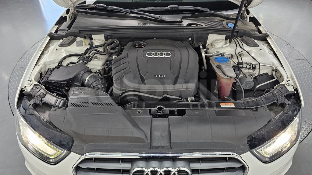 Audi New A4 2.0 TDI Quattro Dynamic B8 — снимка 5