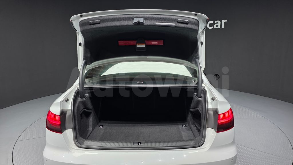 Audi A4 (B9) 35 TDI Premium — снимка 20