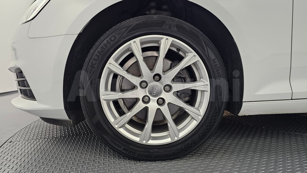Audi A4 (B9) 40 TFSI — снимка 5