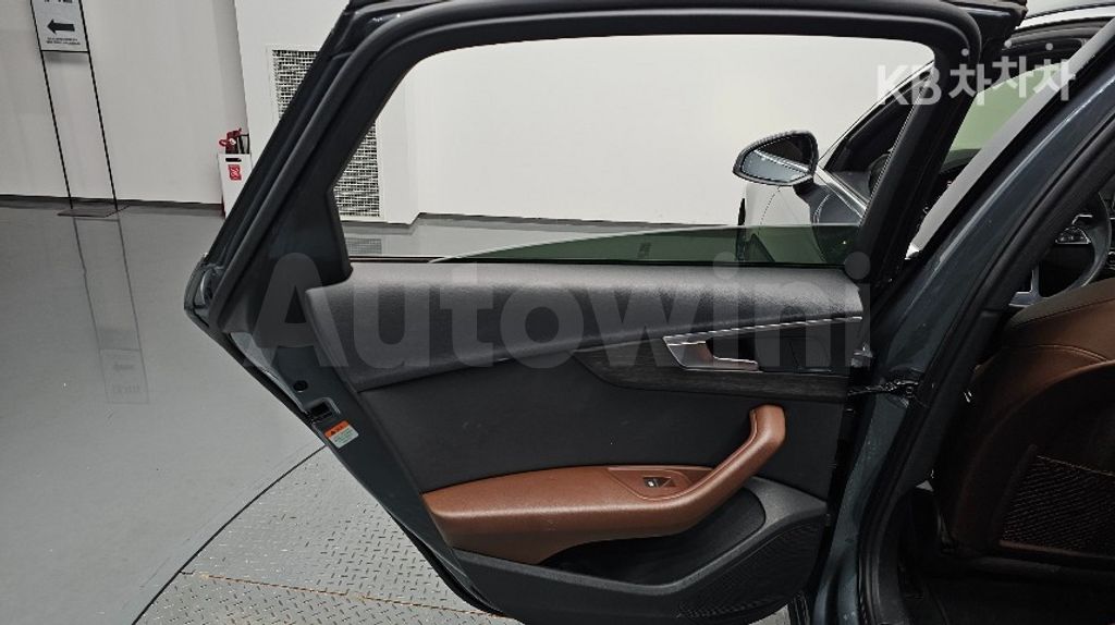 Audi A4 (B9) 40 TFSI - — снимка 12