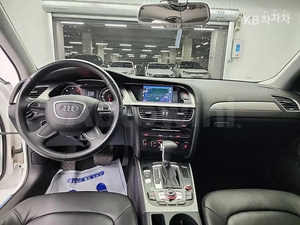 Audi A4 2.0 TDI (13Y~) — снимка 7