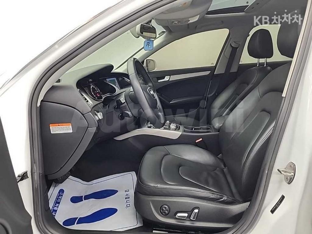 Audi A4 2.0 TDI (13Y~) — снимка 11