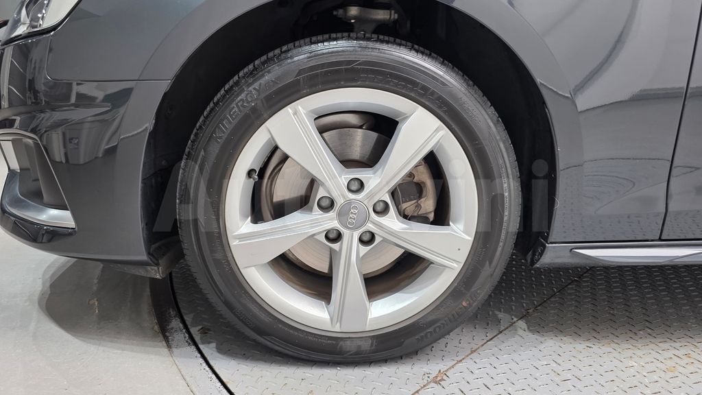 Audi A4 (B9) 40 TFSI — снимка 5