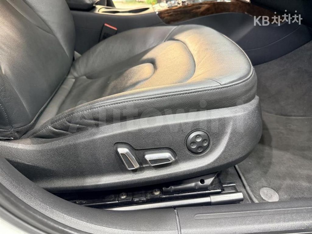Audi A4 2.0 TFSI B8 — снимка 11