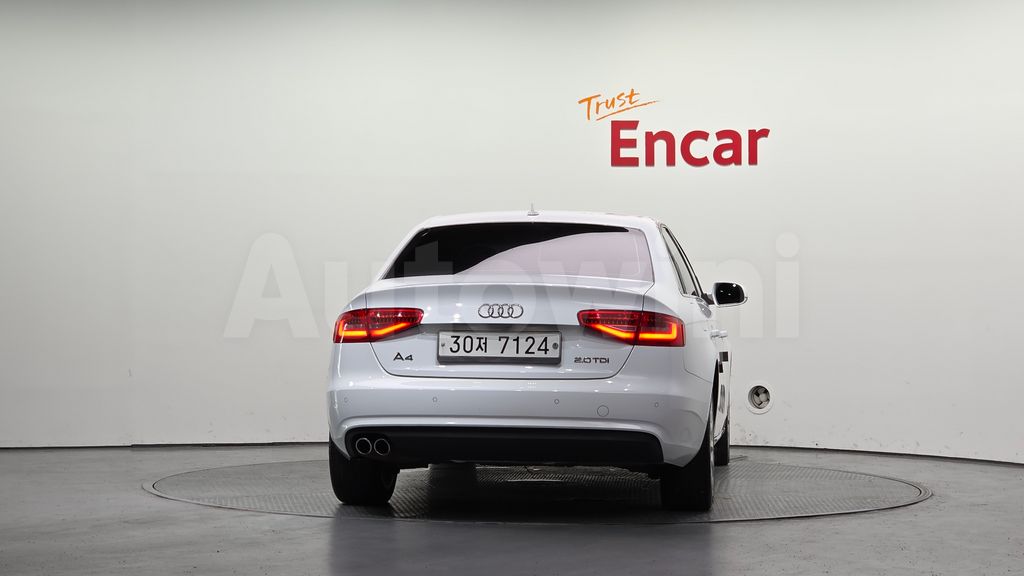 Audi New A4 2.0 TDI dynamic B8 — снимка 4