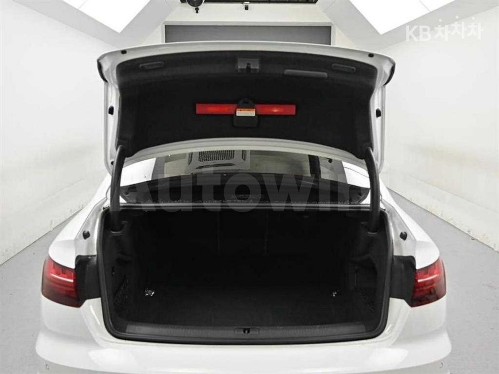 Audi A4 (B9) 40 TFSI - — снимка 19