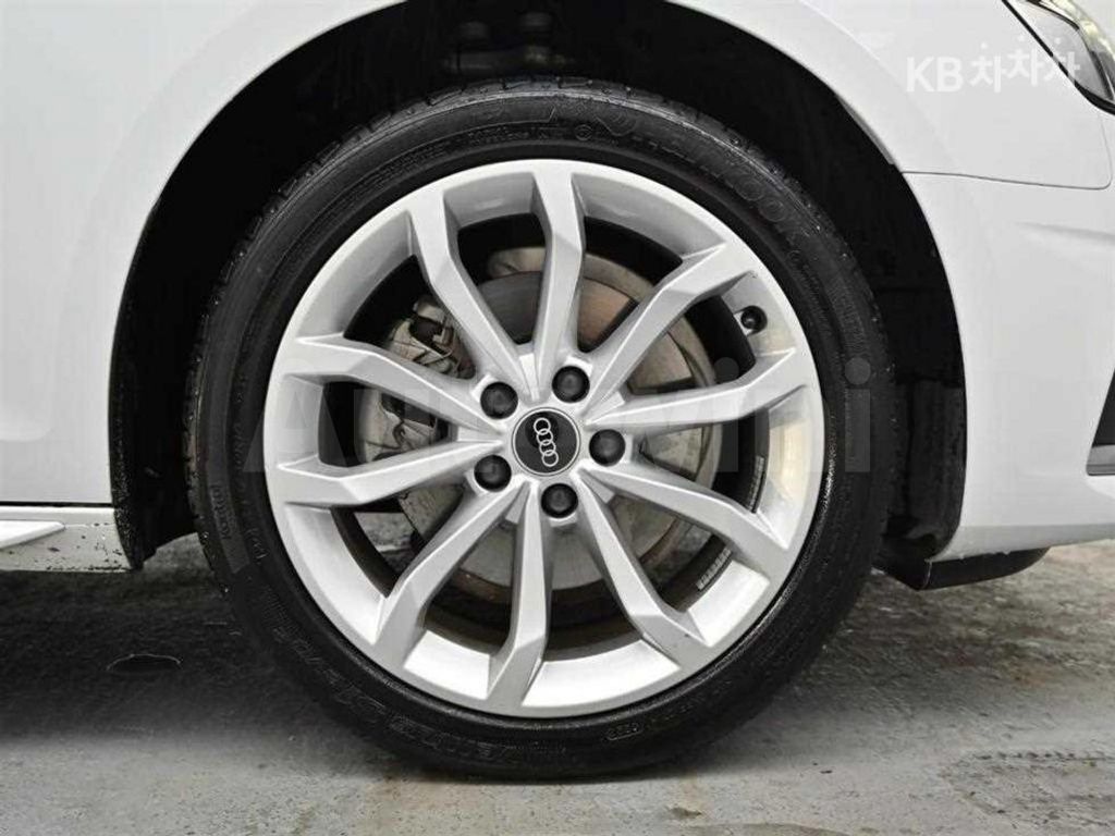 Audi A4 (B9) 40 TFSI - — снимка 5
