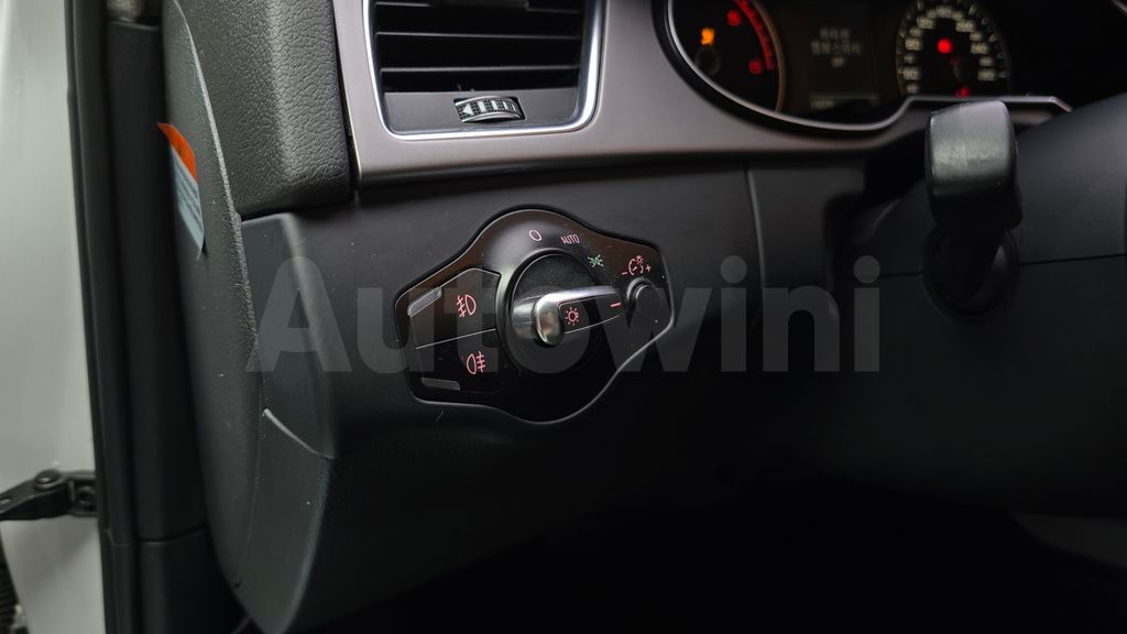 Audi New A4 2.0 TDI B8 — снимка 15