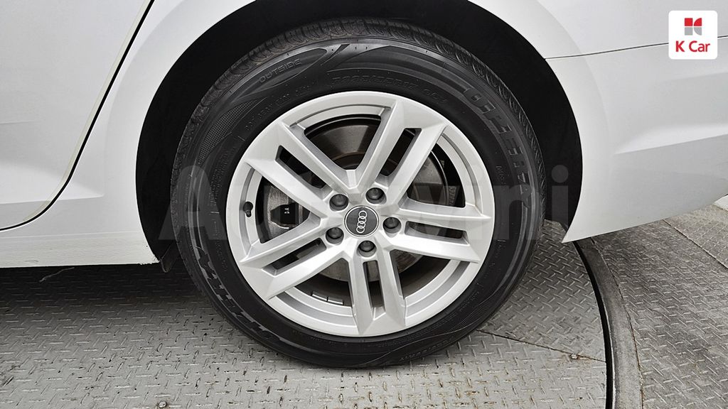 Audi A4 (B9) 45 TFSI Premium — снимка 5