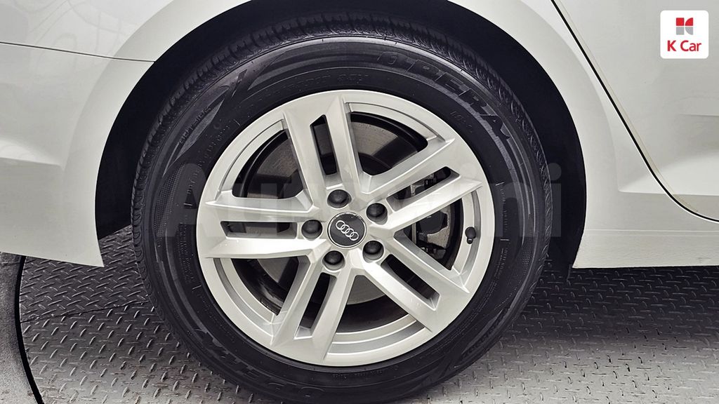 Audi A4 (B9) 45 TFSI Premium — снимка 4