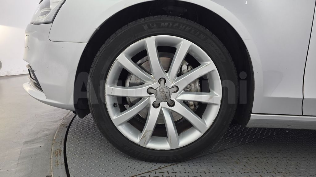 Audi New A4 2.0 TFSI Quattro Dynamic B8 — снимка 5