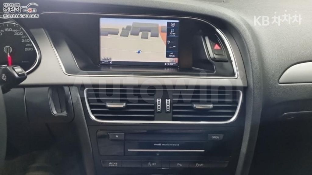 Audi A4 2.0 TDI (13Y~) — снимка 12