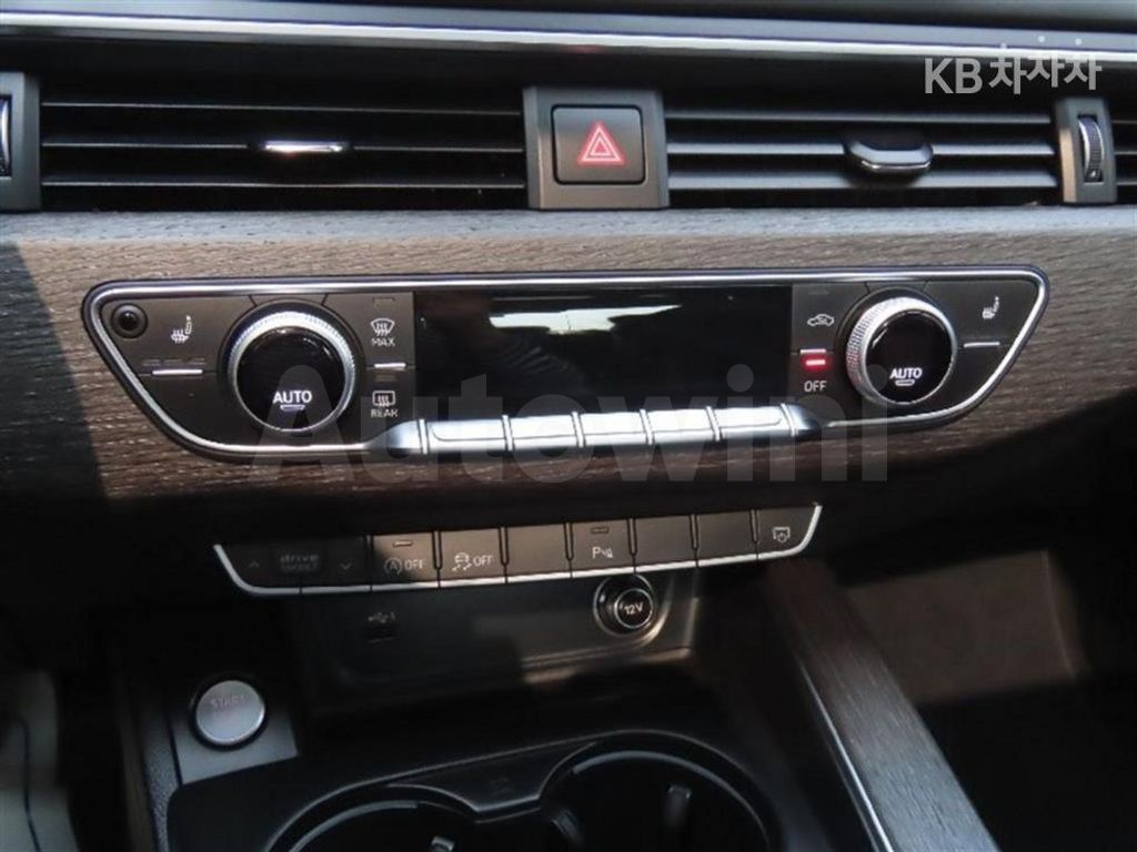 Audi A4 (B9) 40 TFSI - — снимка 7