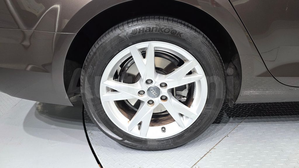 Audi A4 (B9) 35 TDI Premium — снимка 5