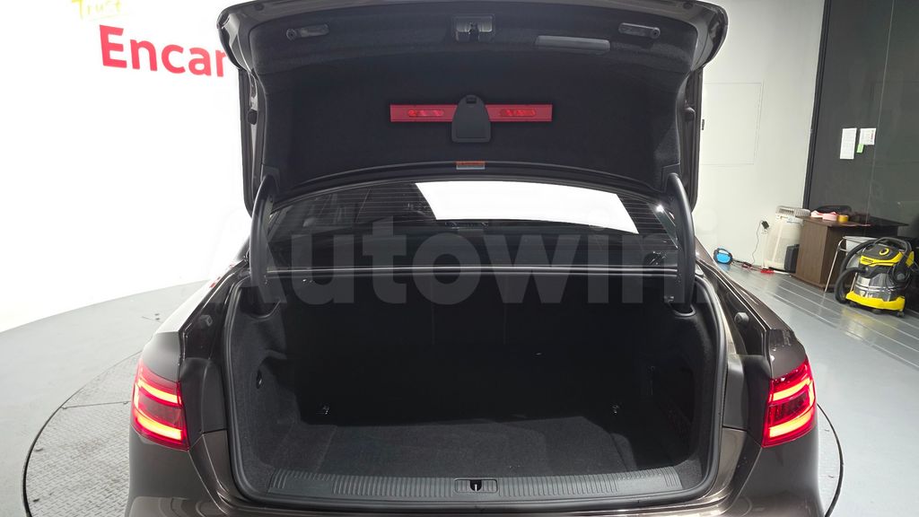 Audi A4 (B9) 35 TDI Premium — снимка 20