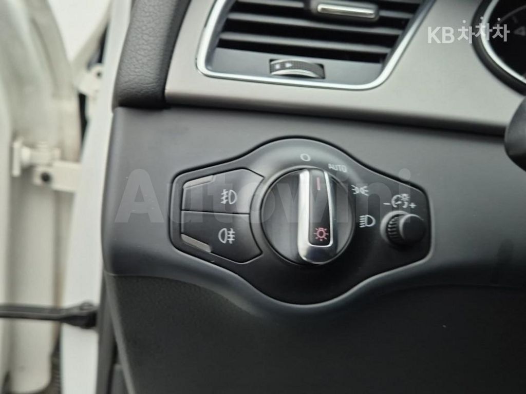Audi A4 2.0 TFSI Quattro B8 — снимка 17
