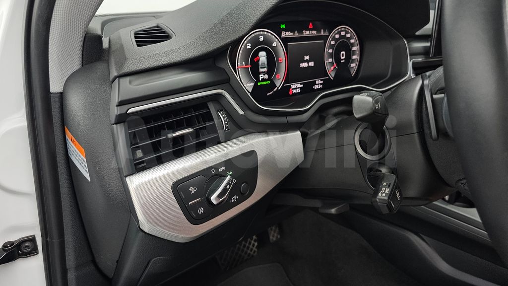 Audi A4 (B9) 35 TDI — снимка 20