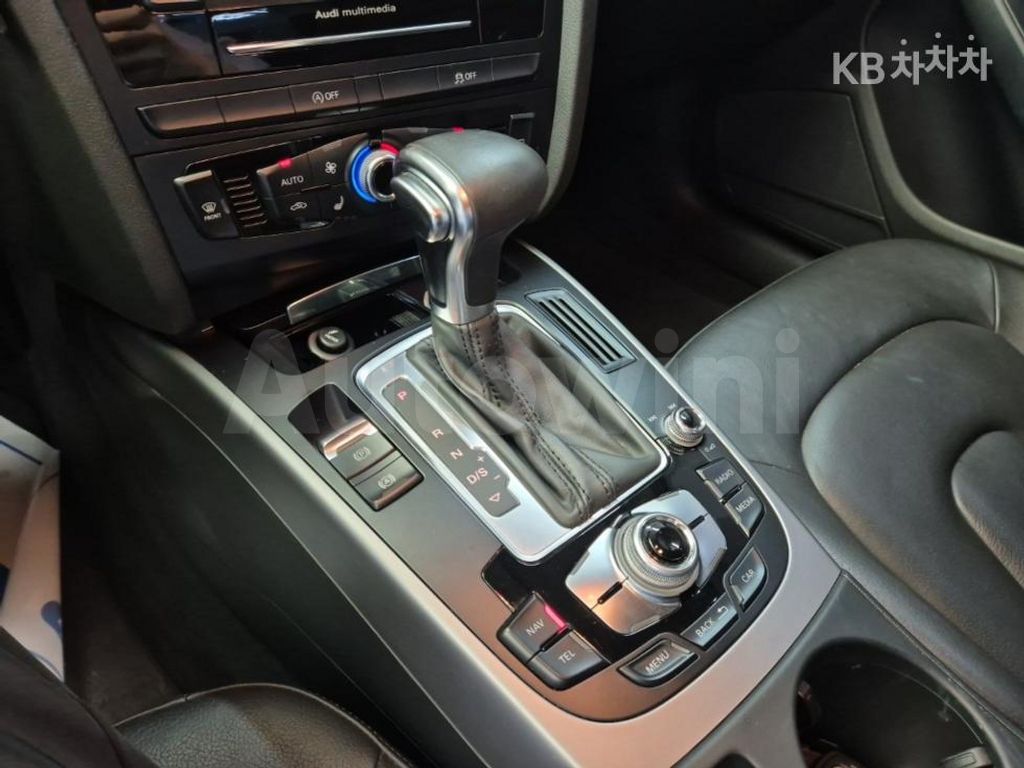 Audi A4 2.0 TDI (13Y~) — снимка 8