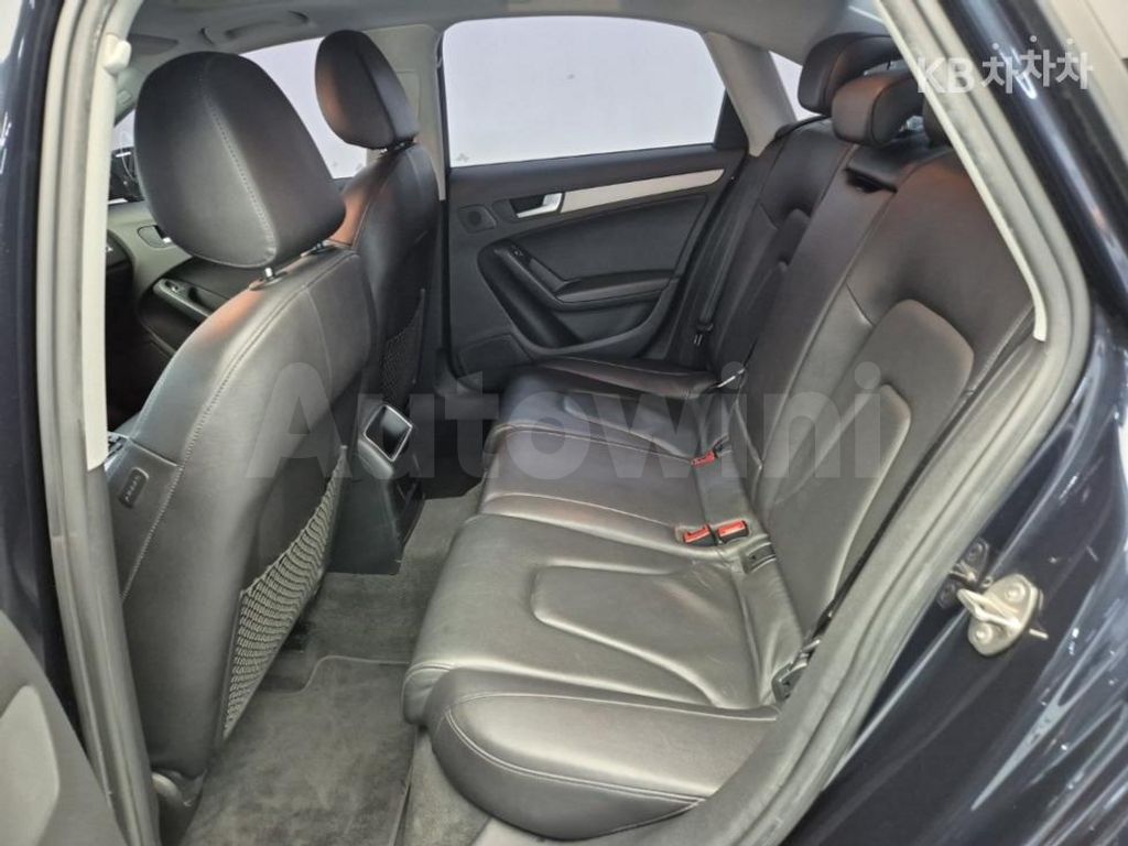 Audi A4 2.0 TDI (13Y~) — снимка 12