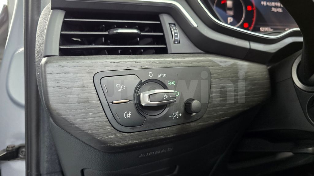 Audi A4 (B9) 35 TDI Quattro Premium — снимка 20
