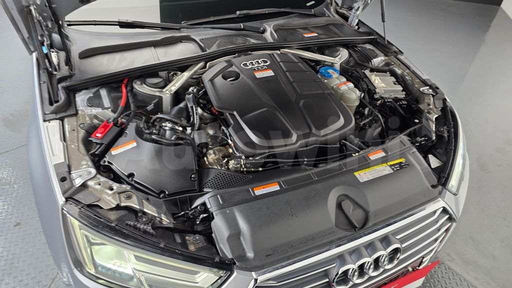Audi A4 (B9) 35 TDI Quattro Premium — снимка 6