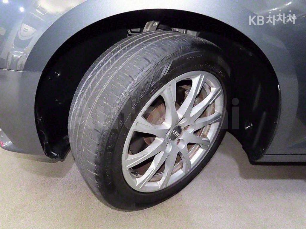 Audi A4 (B9) 40 TFSI - — снимка 18