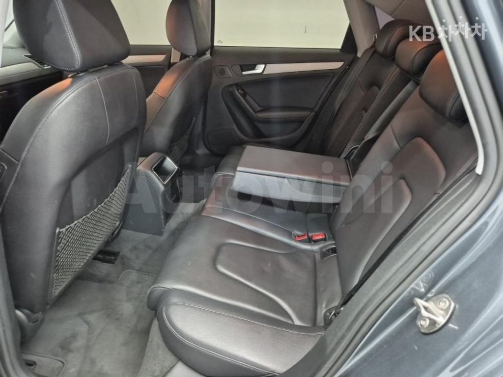 Audi A4 2.0 TDI (13Y~) — снимка 12