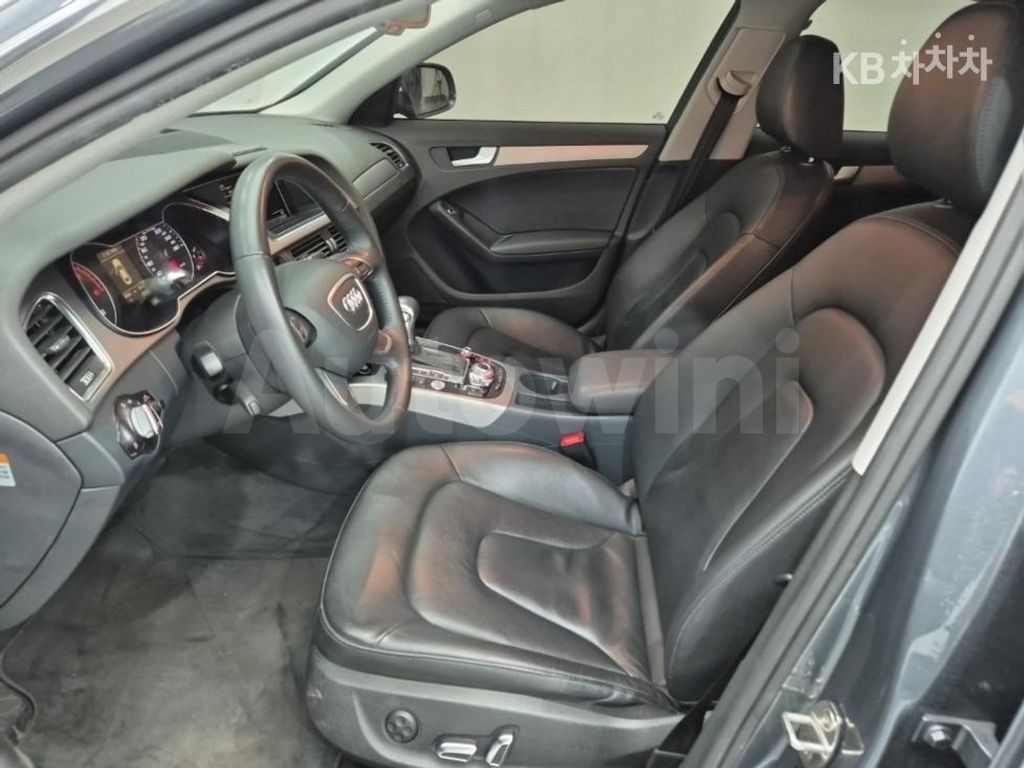 Audi A4 2.0 TDI (13Y~) — снимка 11