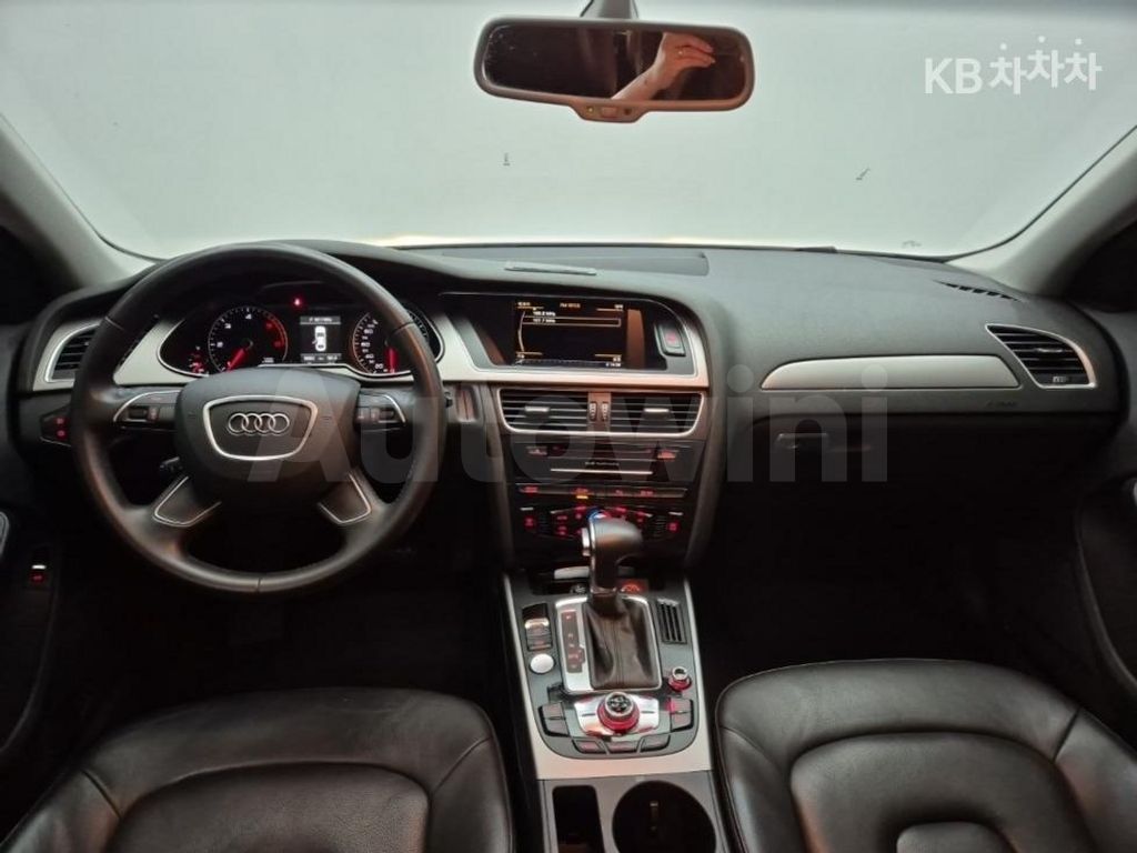 Audi A4 2.0 TDI (13Y~) — снимка 7