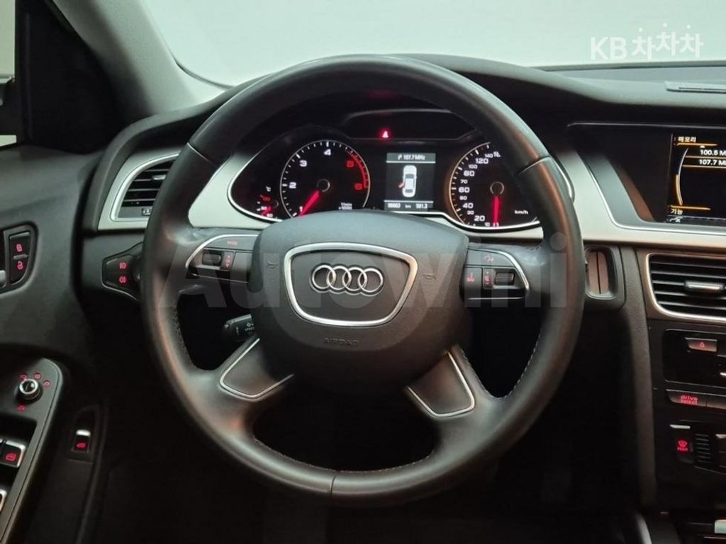 Audi A4 2.0 TDI (13Y~) — снимка 9