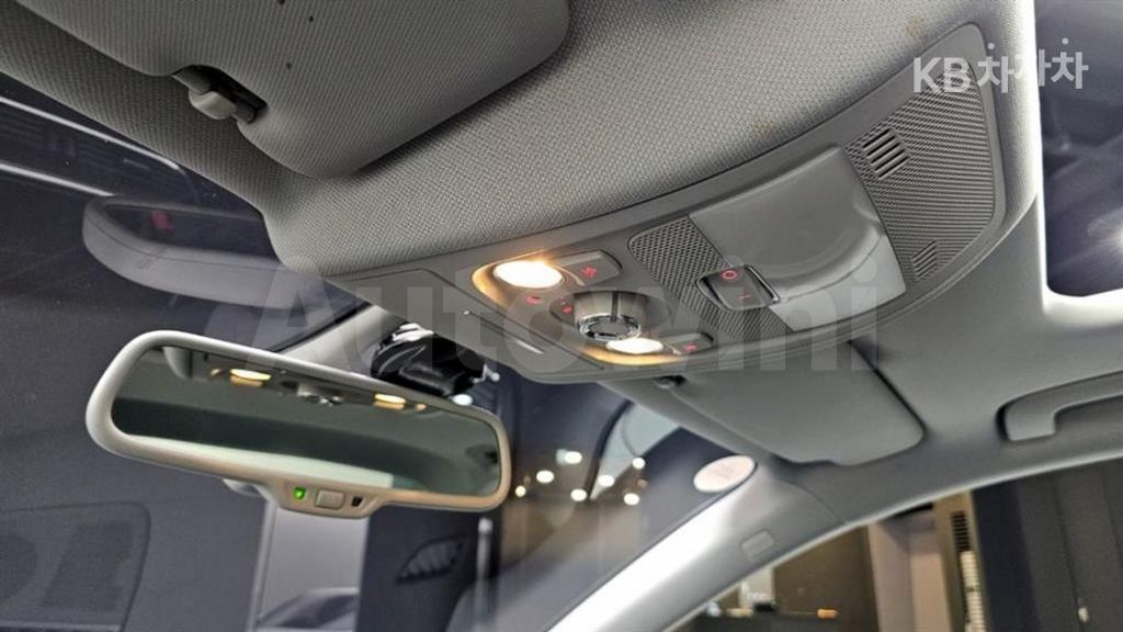 Audi A4 2.0 TDI Quattro(13Y~) — снимка 17