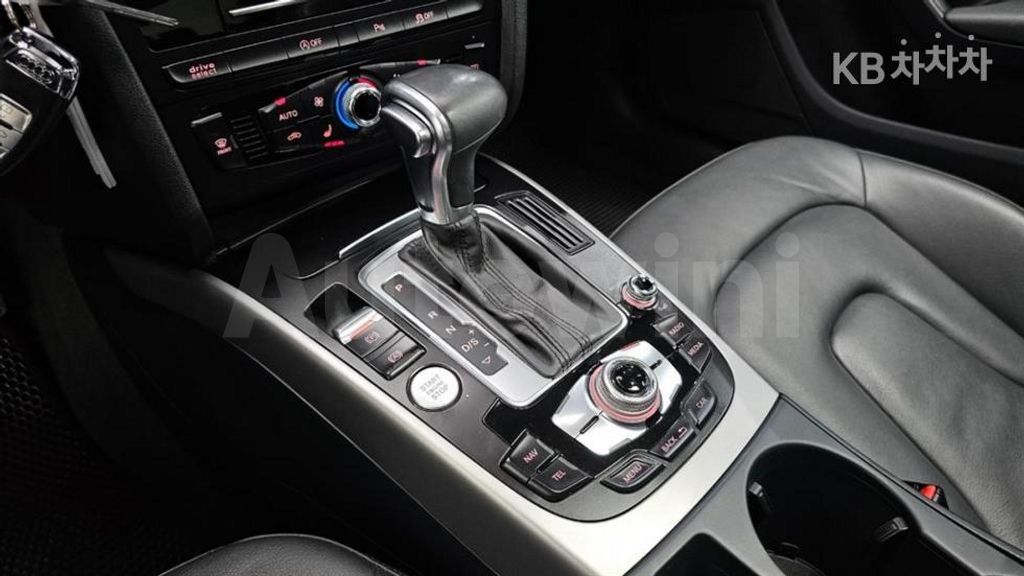 Audi A4 2.0 TDI Quattro(13Y~) — снимка 9