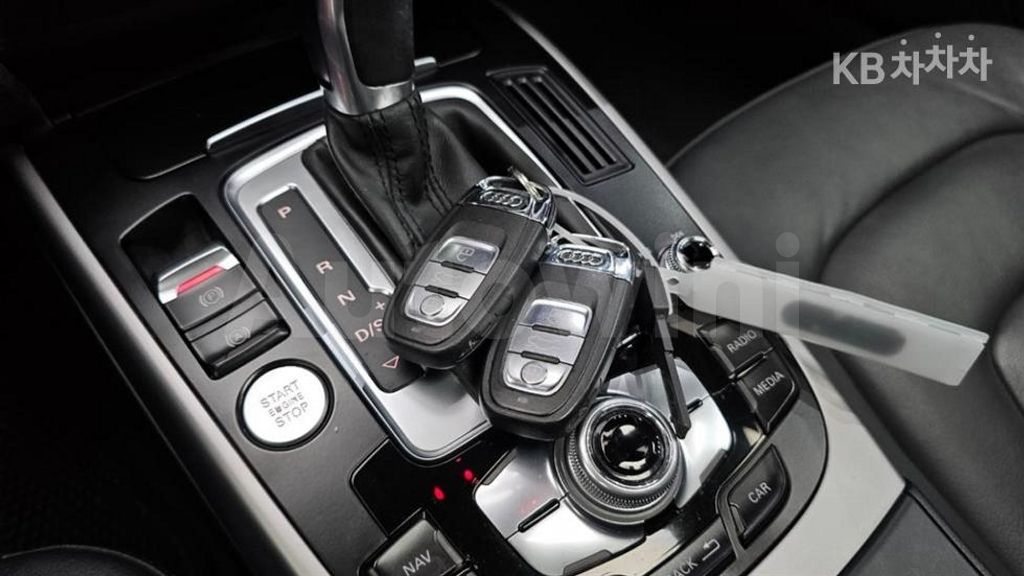 Audi A4 2.0 TDI Quattro(13Y~) — снимка 18