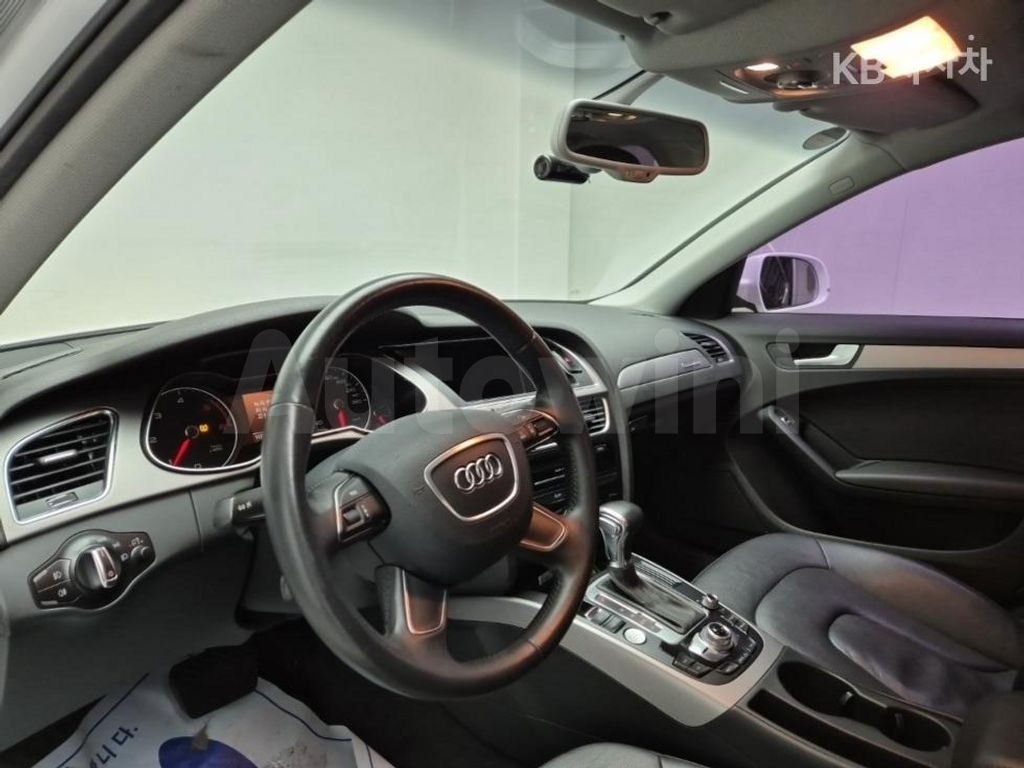 Audi A4 2.0 TDI (13Y~) — снимка 7