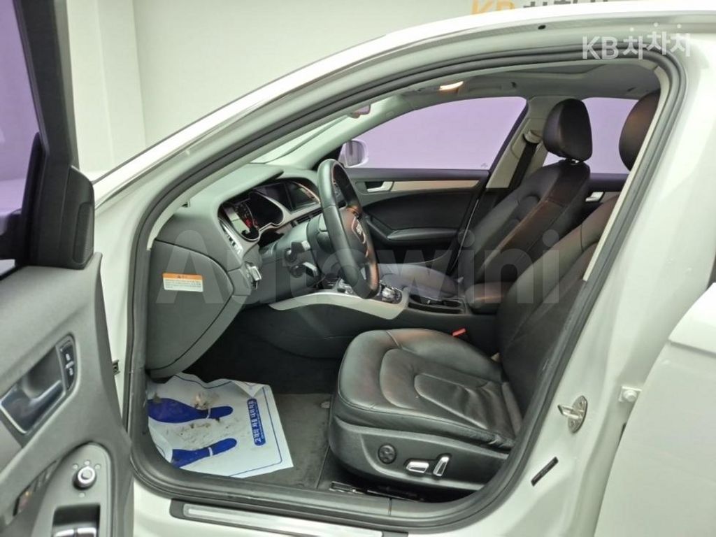 Audi A4 2.0 TDI (13Y~) — снимка 11