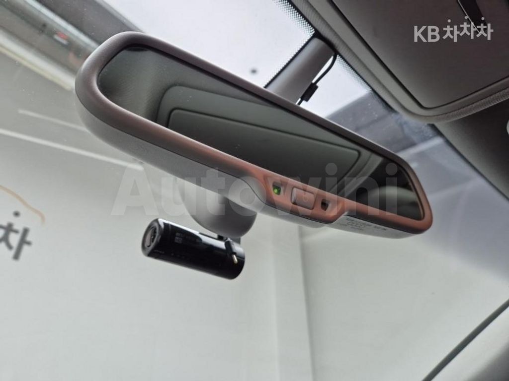 Audi A4 2.0 TDI (13Y~) — снимка 15