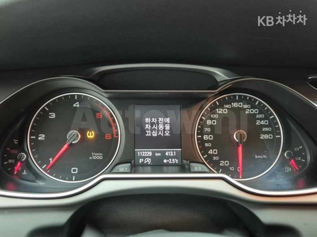 Audi A4 2.0 TDI (13Y~) — снимка 6
