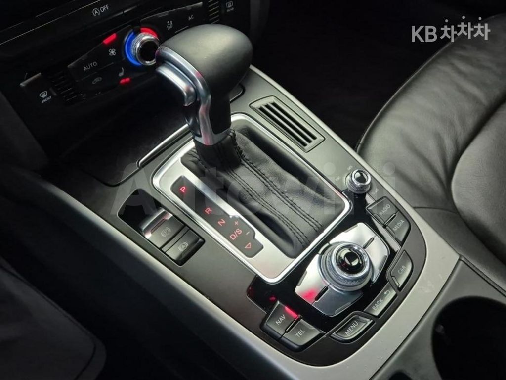 Audi A4 2.0 TDI (13Y~) — снимка 15