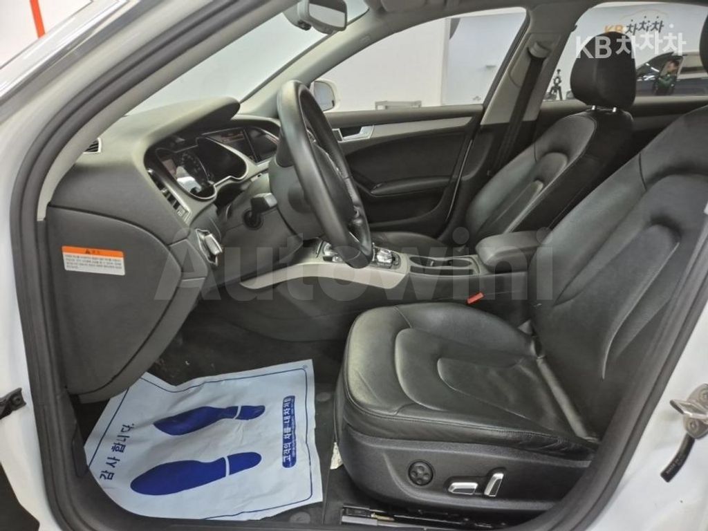 Audi A4 2.0 TDI (13Y~) — снимка 11