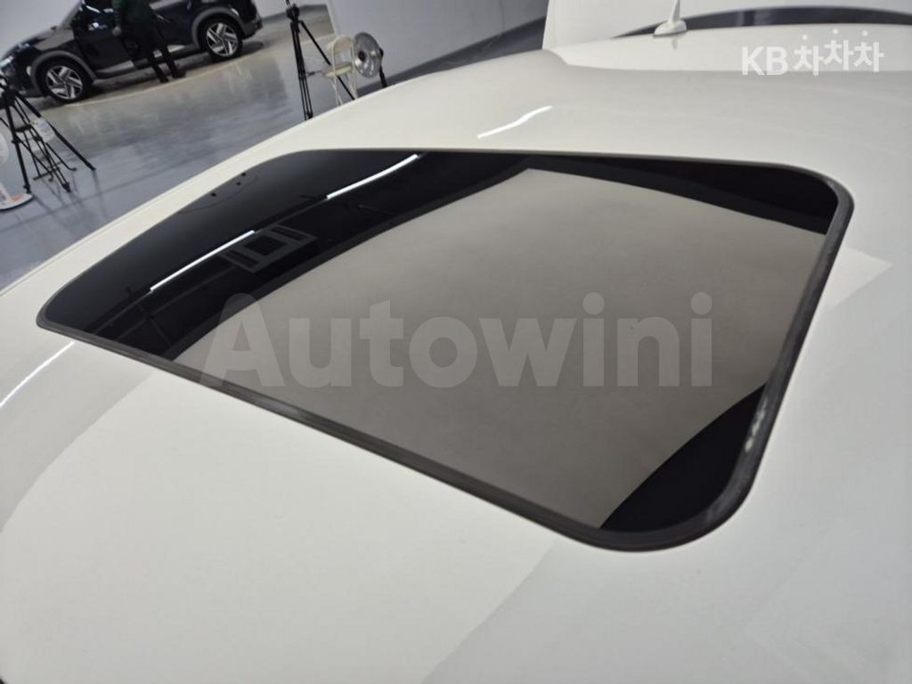 Audi A4 2.0 TDI (13Y~) — снимка 13