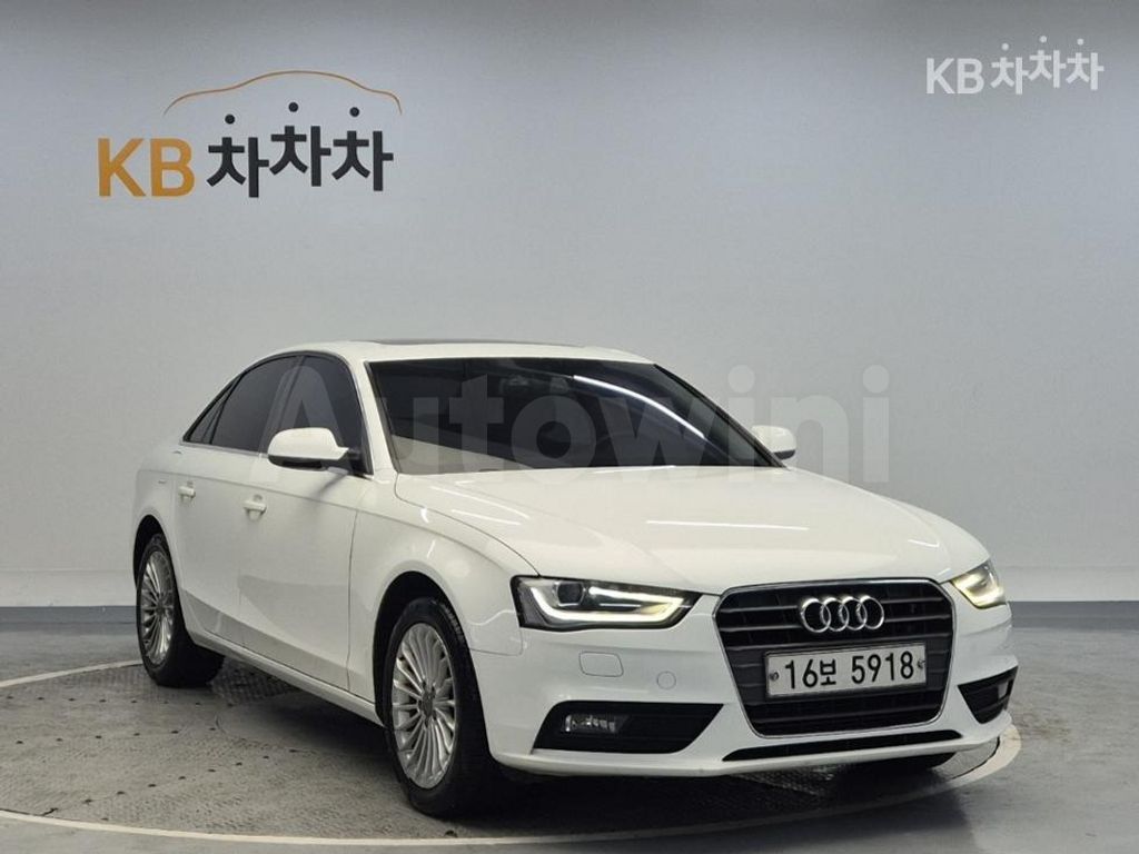 Audi A4 2.0 TDI (13Y~) — снимка 4