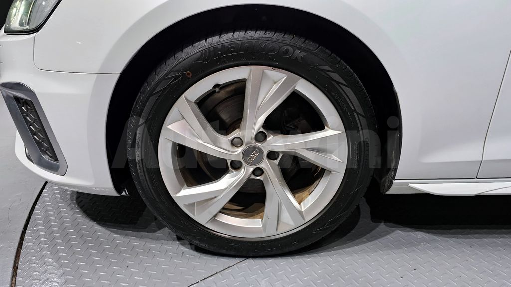 Audi A4 (B9) 35 TDI Premium — снимка 5