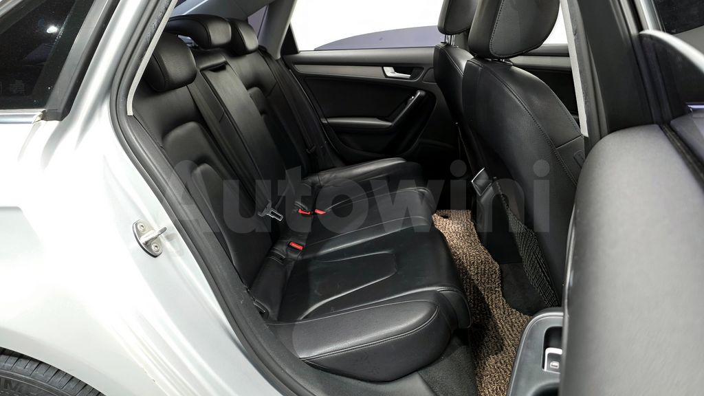 Audi New A4 2.0 TDI dynamic B8 — снимка 12
