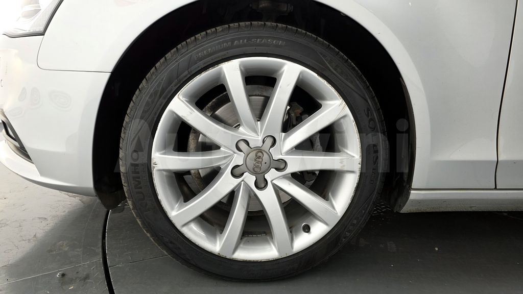 Audi New A4 2.0 TDI dynamic B8 — снимка 5