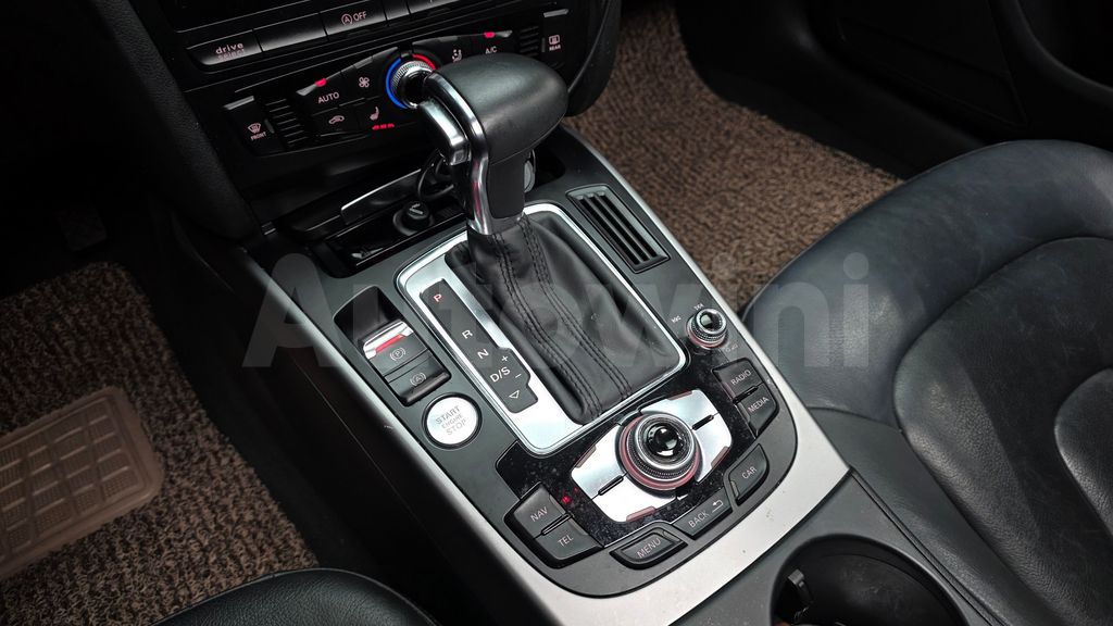 Audi New A4 2.0 TDI dynamic B8 — снимка 9