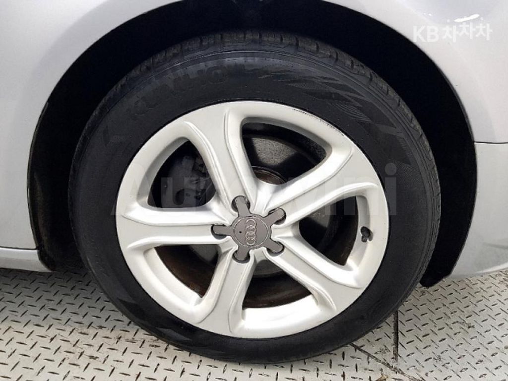 Audi A4 35 TDI Quattro B8 — снимка 20