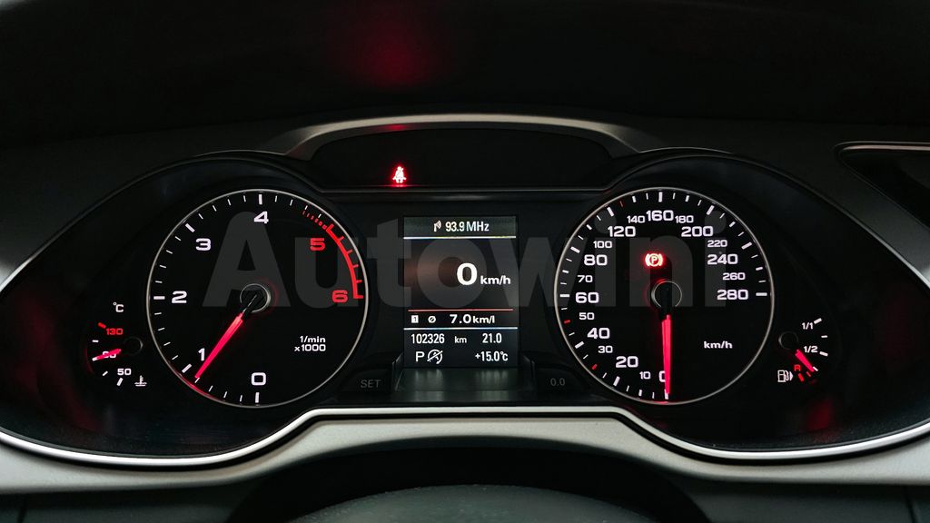 Audi New A4 30 TDI Dynamic B8 — снимка 8