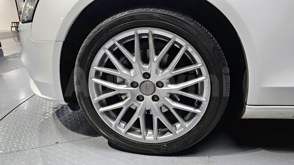 Audi New A4 30 TDI Dynamic B8 — снимка 5