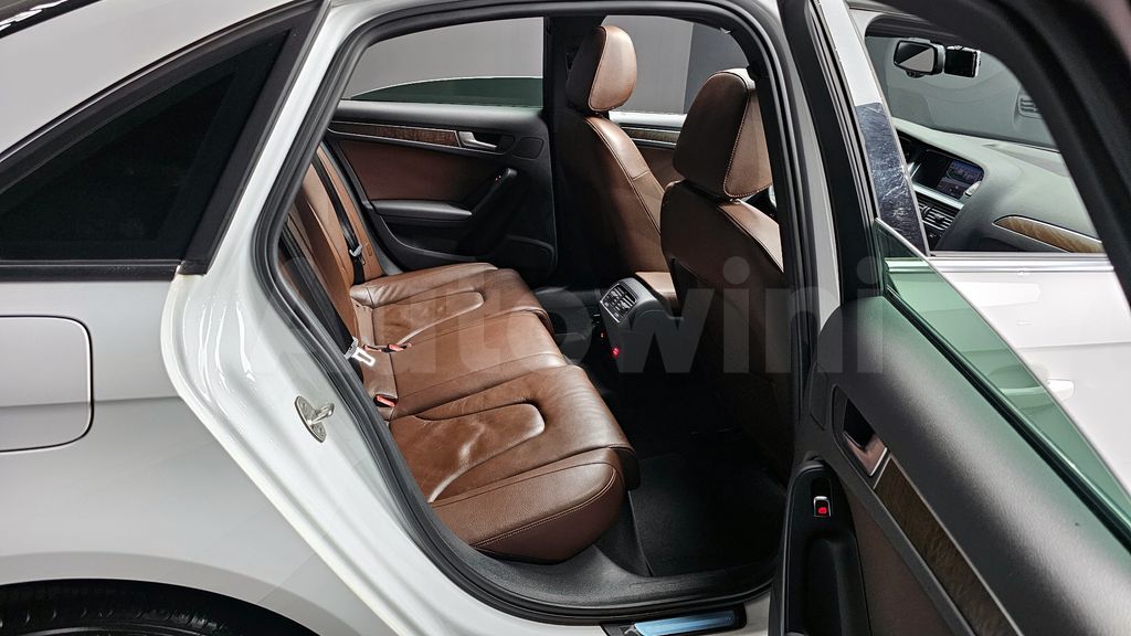 Audi New A4 30 TDI Dynamic B8 — снимка 12